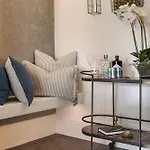 The Sanctuary - Ridgestone Apartment